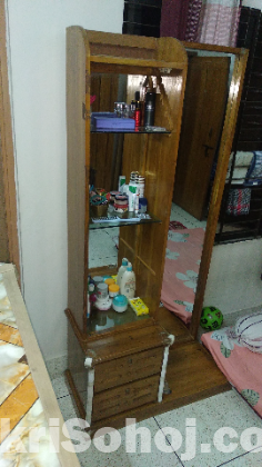 সেগুন কাঠের ড্রেসিং টেবিল